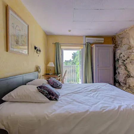 Hotel Saint Jean 2*